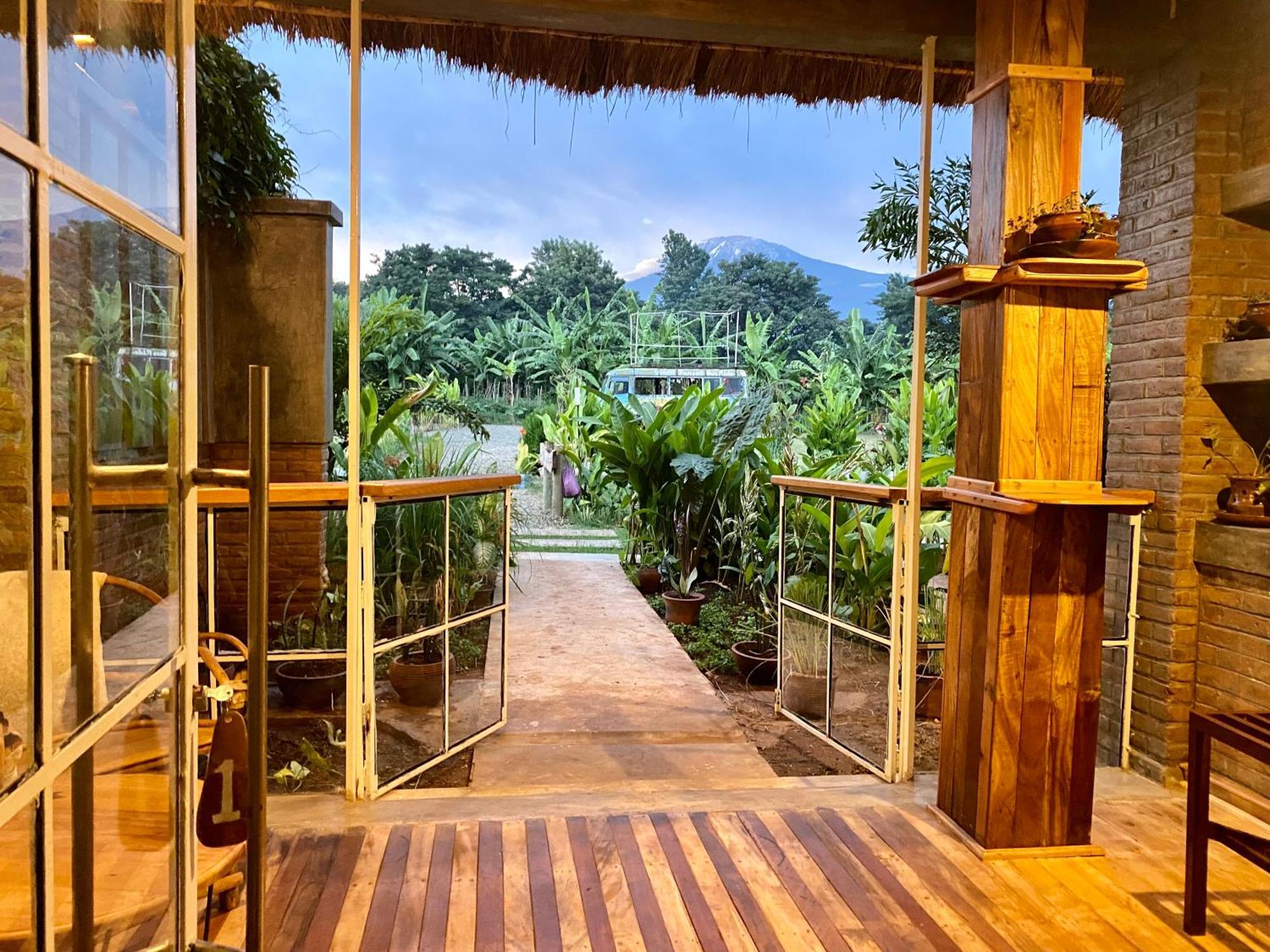 Mount Kilimanjaro 360 View Cottage Uru ภายนอก รูปภาพ